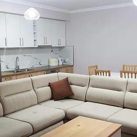 Ersa's Lovely Flat-2 Bedroom * Tirana